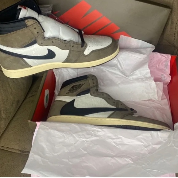 Travis Scott Jordan size